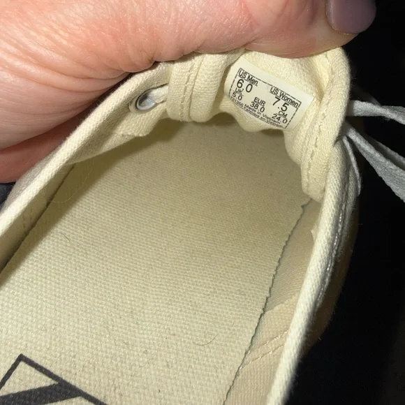 Vans - Picture 2 of 5